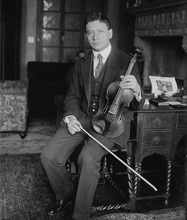 1924년 11월 내한 연주를 가진 러시아 출신 미국 바이올리니스트 에프렘 짐발리스트(1889~1985). 서른 전후의 모습이다.  홍난파는 짐발리스트를 세계제1의 바이올리니스트로 치켜세웠다. /Public Domain