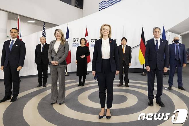 주요 7개국(G7) 외교개발장관회의 기념사진을 촬영하는 각국 장관들. (자료사진) © 뉴스1