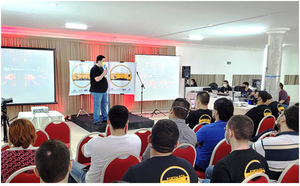 동국시스템즈 브라질 법인이 SAP Inside Track Fortaleza에서 회사를 소개하는 모습.