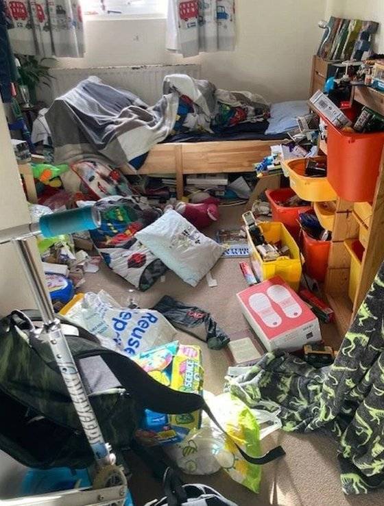 ‘가장 지저분한 아이 방’ 콘테스트에서 소개된 참가자들의 방. [트위터 캡처]