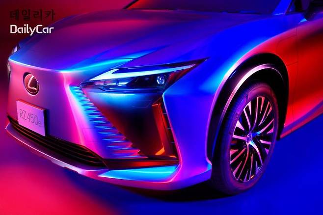 렉서스 RZ 450e 순수 전기차