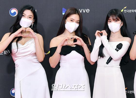 The group Red Velvet attended the 2021 KBS KPop Festival red carpet event held privately at KBS in Yeouido-dong, Yeongdeungpo-gu, Seoul on the afternoon of the 17th.