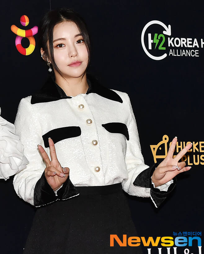 On the afternoon of the 19th, the 16th Korea H-Two Alliance Asia Model Awards event with Woods Nex was held at the 2nd SETEC Exhibition Hall in SeoulThe Brave Girls are attending and posing on the day.