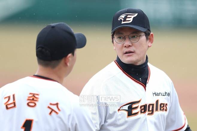 ▲ 올 시즌 한화에서 현역 유니폼을 벗은 이성열(오른쪽)이 kt 코치로 새 출발을 알린다. ⓒ곽혜미 기자