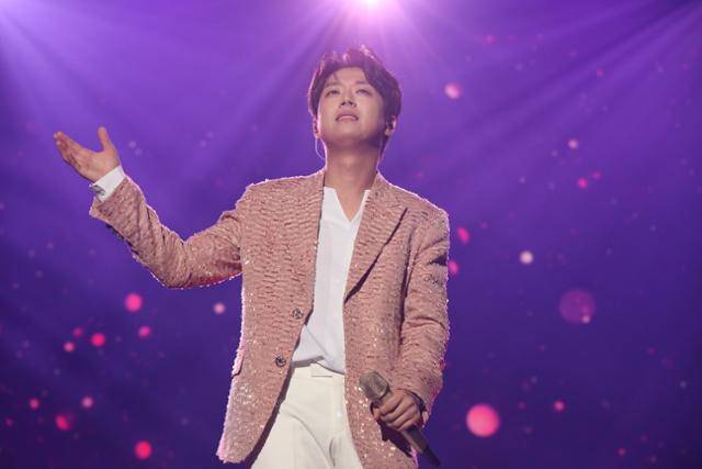 지난 18, 19일 팬콘서트 'Chan’s Time'을 개최하고 팬들을 만난 가수 이찬원. 스카이이엔앰, 대박기획 제공