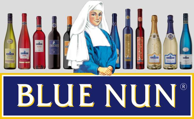 독일의 베스트셀러 와인 블루넌(Blue nun). 이 와인은 독일의 수출 효자품목이지만, 독일 와인은 가볍고 상큼하며 달콤한 화이트 와인만 있다는 편견을 심어주기도 했다. 현재도 인기가 많아 ‘Blue nun’ 상표로 다양한 품종과 스타일의 와인이 생산된다. 블루넌 페이스북 캡처