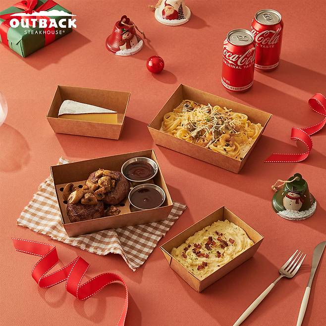 프리미엄 다이닝 레스토랑 아웃백 스테이크하우스가 12월 한 달 동안 배달앱 전용세트 메뉴를 판매한다. (아웃백 제공)