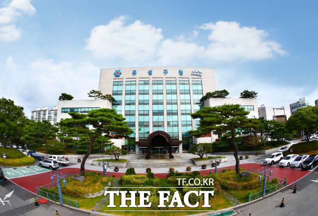 유성구가 학교밖청소년지원센터 부실 운영에 대해 감사 결과를 한 지 한 달이 지나도록 후속 조치를 취하지 않아 논란이다. / 유성구청 전경