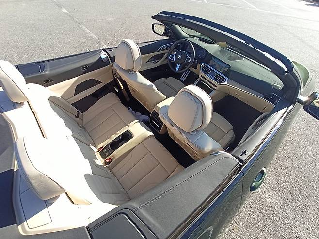 뉴 420i 컨버터블 M 스포츠 패키지 실내공간