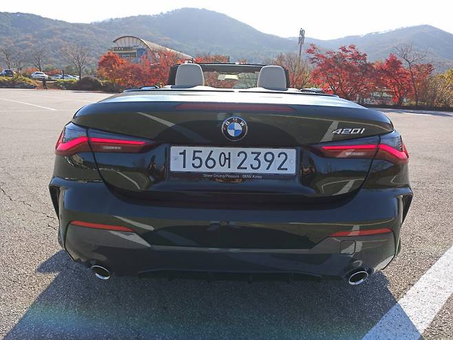 뉴 420i 컨버터블 M 스포츠 패키지 후면