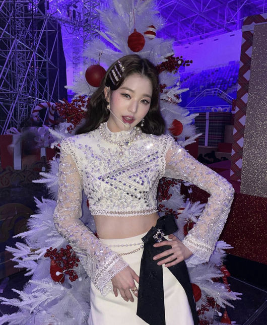 IVE Wonyoung has unveiled its white Christmas look.On the afternoon of the 25th, IVE Jang Won-young released the photo through Instagram.The white see-through top, full of biz, shines the white skin of Jang Won-young. Todays weather is minus 9 degrees.But Jang Won-young posed in front of a white tree with a relaxed look; plus the outfit Jang Won-young is wearing is a waist-exposed outfit.Fans are responding in various ways, saying, I am cold, so dress up, I feel sick when I get a cold, and Is it a costume for Daejeon today?Jang Won-young is the center debut of Mnet ProDeuce series with ProDeuce 48, and then redebut with IVE, and it is the first place in music broadcasting.Jang Won-young Instagram