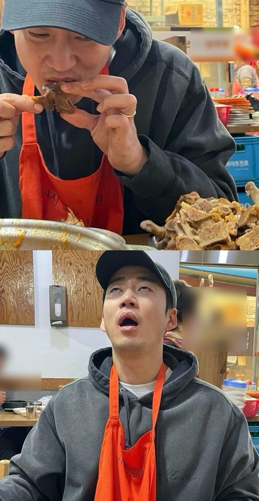 Young-ha Yoon Kye-sang, marriage ring tight and potato tang inhalation .. Lovely new groomActor Yoon Kye-sang shares pleasant routineOn the 27th, Yoon Kye-sang posted several photos on his personal instagram with an article entitled Potato Tangbang. Bones.In the open photo, Yoon Kye-sang is eating potato soup and making a playful look.Yoon Kye-sang is a tower of bones like a potato soup, and in the picture of the meat being ripped, the marriage ring on the fourth finger of the left hand stands out and attracts attention.Meanwhile, Yoon Kye-sang gathered a topic in August with a businessman who was 5 years younger.Yoon Kye-sang recently met Audiences with the movie Flood Defector.Yoon Kye-sang SNS