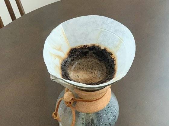 주둥이 모양이 특이해 전용 필터 사용을 추천한다. [사진 권민경]