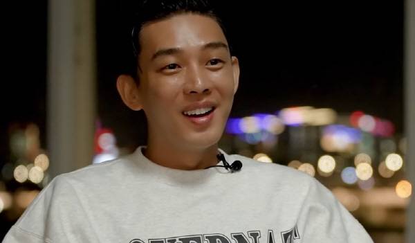 '셀럽도 다 무신사랑' 캠페인 영상에 출연한 배우 유아인. [사진 출처 = 무신사 유튜브]