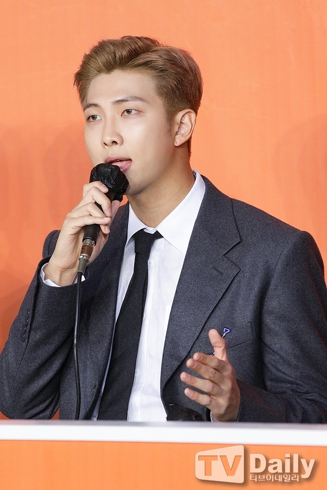 Group BTS (BTS) RM was engulfed in rumors of a cyberrekka following member V Jimin Jungkook.On the 31st, BTS agency said it was not true about RMs enthusiasm.The romance story began with a YouTube channel, where a video produced by a netizen posted a video of evidence that RM was in a relationship with a non-entertainer, a woman with considerable financial resources.The netizen claimed that the two people took pictures of the tree at the same time, overlapped the museums they visited, and the puppy in the photo posted by RM on SNS was Mr. As dog.The contents of the video spread through online community, and the agency immediately announced its official position to correct the rumor.The YouTube channel in question has recently been controversial by distributing rumors related to the devotion of BTS member V Jimin Jungkook.Among them, V and Paradise Group President Jeon Philips daughter, Jungkook and actor Yubis enthusiasm, not only in simple rumors but also in articles, the agency said that it was unfounded.Jimin had a suspicion of devotion to Lovelys elite, but posted a photo with the members on social media, dismissing rumors that the two enjoyed a United States of America date.In addition, this YouTube channel has been controversial, making various rumors such as BTS as well as various entertainers molding and enthusiasm.V, who has been directly exposed to this YouTube channel, told Fan Community, Oh? Ill proceed with the complaint.I have announced my intention to sue.Big Hit Music announced on the 29th that it has filed additional complaints against the netizens who wrote malicious posts such as defamation, insult, sexual harassment, false facts, and malicious slander against BTS.We are taking all possible measures in civil thought, especially for YouTube and Dish Inside accounts that repeat these actions, he said.Another rumor has been posted two days after the announcement. Public fatigue of Cyber ​​Rekka, which is indiscriminately spreading false facts, is also increasing.