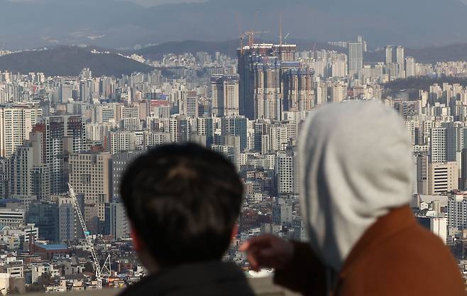 지난달 30일 서울 남산에서 바라본 시내 아파트 모습 / 연합뉴스