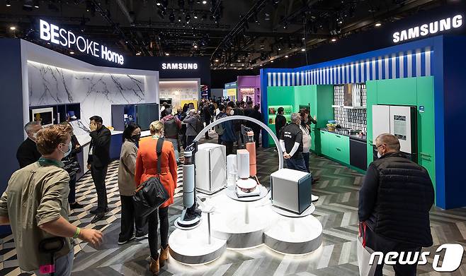 미국 라스베이거스에서 열린 가전박람회 'CES 2022' 삼성전자 전시장에 마련된 ‘비스포크 홈'(BESPOKE HOME) 전시존. (삼성전자 제공) 2022.1.6/뉴스1