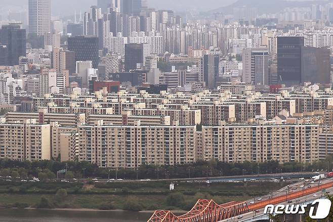 서울 강남구 압구정동 일대 아파트 단지 모습. (자료사진) 2021.4.27/뉴스1 ⓒ News1 민경석 기자