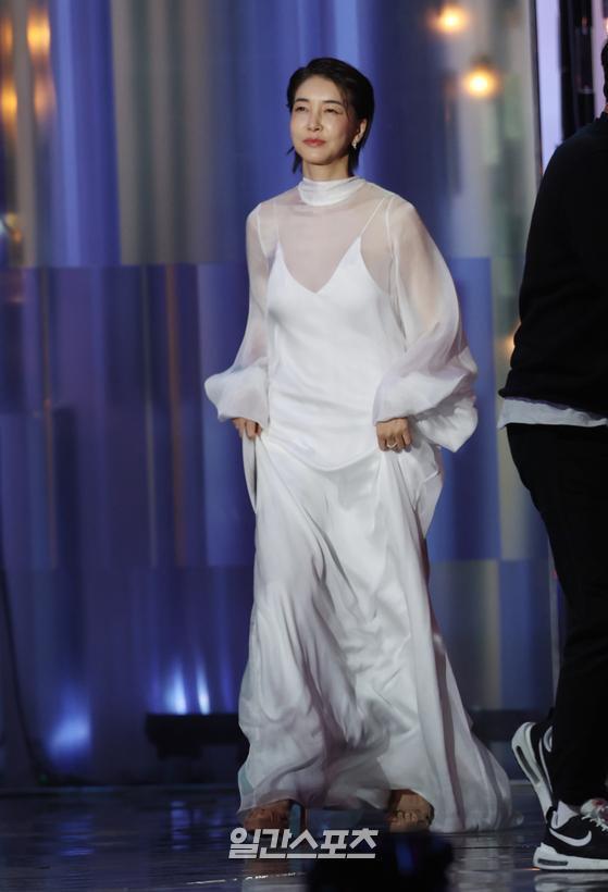 Actor Jin Seo-yeon attended the 36th Golden Disk Awards at Gocheok Sky Dome in Guro-gu, Seoul on the afternoon of the 8th.The 36th Golden Disk Awards will be broadcast on JTBC, JTBC2, and JTBC4 and will be broadcast exclusively online on the seezn app and PC web page.2022.01.08