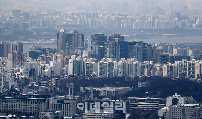 서울 중구 남산에서 바라본 서울시내 아파트의 모습 (사진=뉴스1)