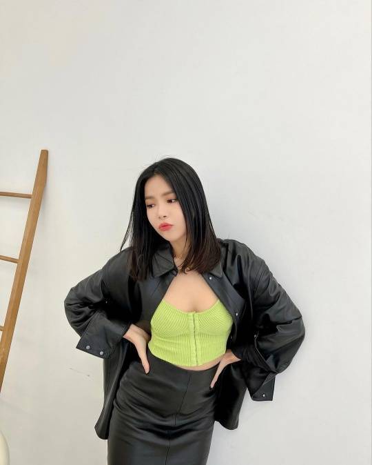 사진=솔라 인스타그램
