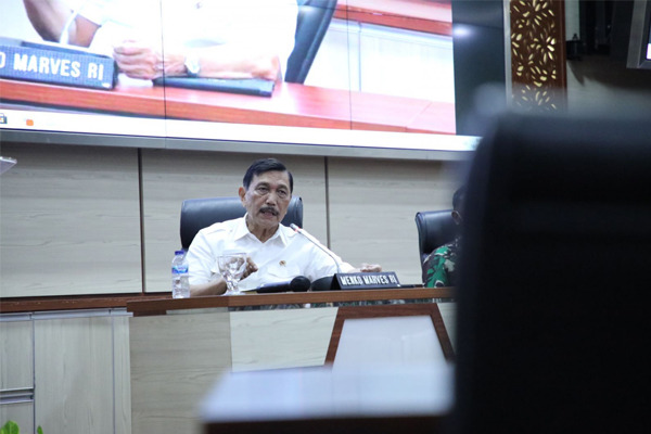 Coordinating Maritime Affairs and Investment Minister Luhut Pandjaitan speaks at the Army Staff and Command College (Seskoad) in Bandung, West Java, on Nov. 18, 2021.(Office of the Coordinating Ministry for Maritime Affairs and Investment/Public relations team)