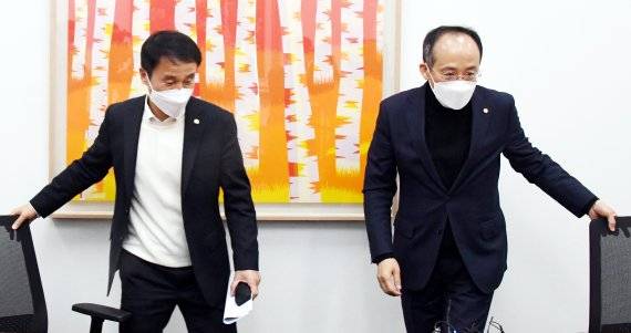 한병도 더불어민주당 원내수석부대표(왼쪽)와 추경호 국민의힘 원내수석부대표가 11일 오후 국회에서 회동하고 있다. 사진=서동일 기자