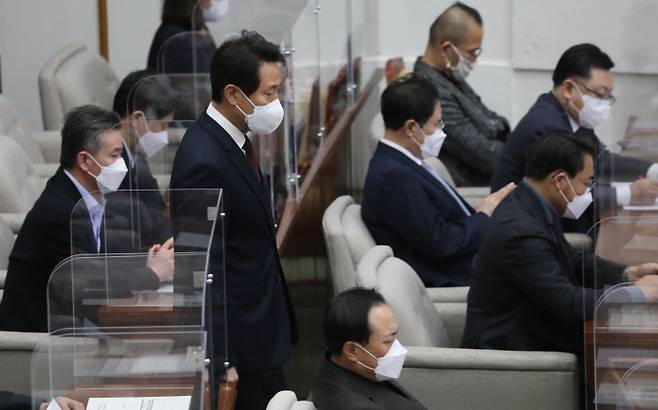 오세훈 서울시장이 지난해 12월 서울시의회 본회의에 참석하고 있다.연합뉴스