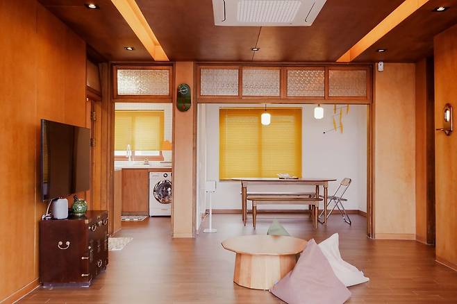 북촌포구집 거실