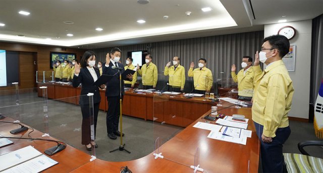 한국철도공사(코레일)는 10일 대전사옥에서 윤리 실천 결의식을 갖고 경영진 및 간부, 3만여 직원이 직접 서명 및 전자서명에 들어갔다. 코레일 제공