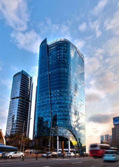 칸서스운용이 KDB생명 매각금지 가처분 신청을 하면서 KDB생명 매각이 불발될 가능성이 거론되고 있다. 칸서스운용은 산업은행과 JC파트노스가 인수하기로 한 계약 시한이 넘겼다는 것을 근거로 삼았다./사진=KDB생명