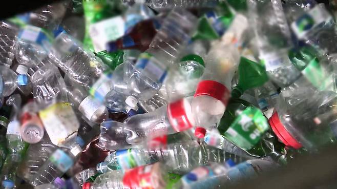 수거된 플라스틱 재활용품 쓰레기. 연합뉴스