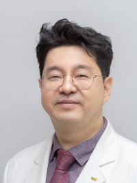 중앙대병원 피부과 김범준 교수.