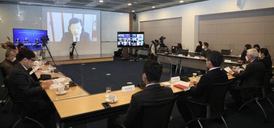 우태희 대한상공회의소 상근부회장이 13일 온라인으로 진행된 독일연방상의(DIHK), 한독상의(KGCCI) 공동 '2022년 한국-독일 경협위'에서 인사말을 하고 있다. 대한상의 제공