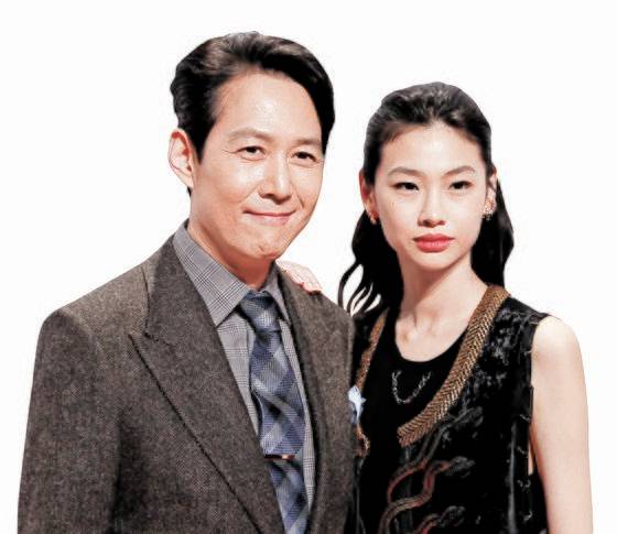 이정재(左), 정호연(右)