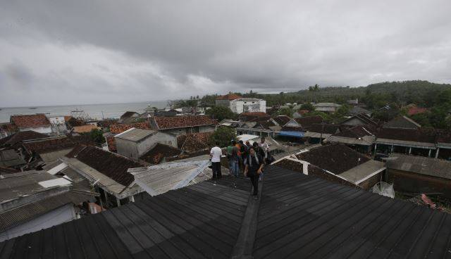 2018년 12월 쓰나미 피해를 입은 인도네시아 수무루 지역 자료사진. AP뉴시스