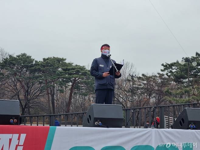 15이 서울 영등포구 여의도 공원 여의도 문화마당 '2022 민중총궐기' 집회에 참가한 양경수 민주노총 위원장 /사진=조성준