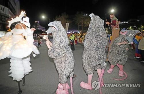 춘천인형극제 공연모습 [연합뉴스 자료사진]