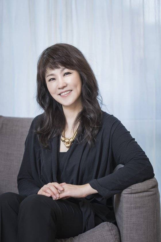 지난 6일 서울 중구에서 만난 나윤선은 "첫 앨범같은 느낌이다. 만들면서 나와 가장 많이 대화한 음반"이라고 말했다. 사진 나승렬