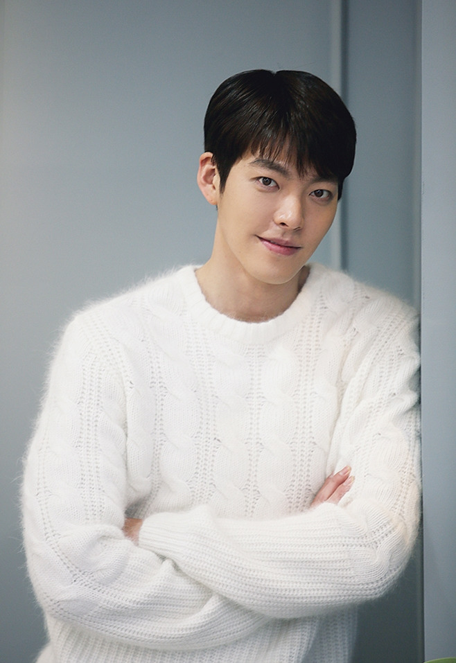 배우 김우빈