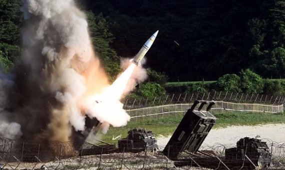 2017년 7월 동해안에서 발사되고 있는 주한미군의 ATACMS. 사진=국방일보 제공