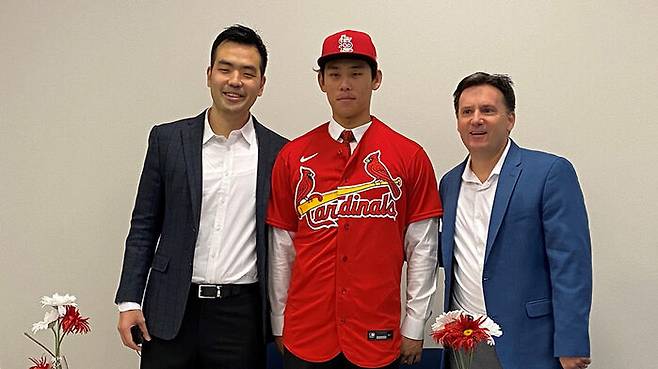 조원빈(가운데)