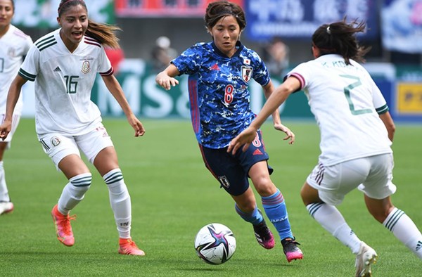 사진=일본축구협회, 이와부치 마나