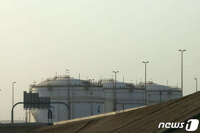 아랍에미리트연합 아부다비의 석유시설 © AFP=뉴스1
