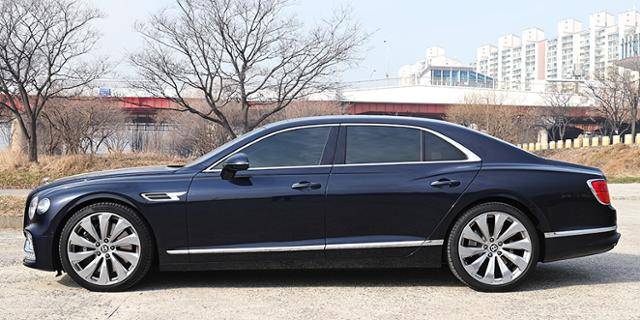 벤틀리 플라잉 스퍼 V8 시승기