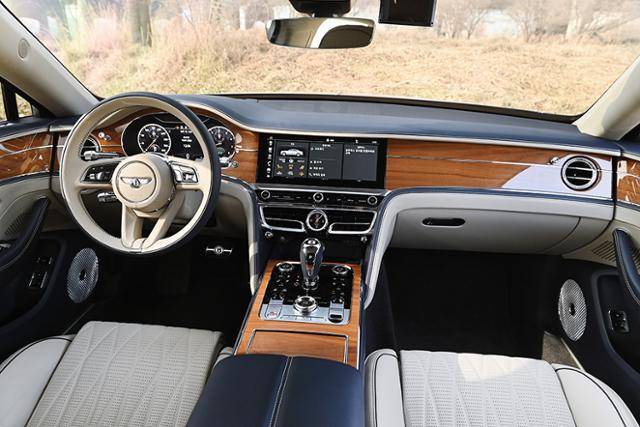 벤틀리 플라잉 스퍼 V8 시승기