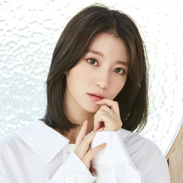 그룹 오마이걸 비니가 유빈으로 활동명을 변경한다. WM엔터테인먼트 제공