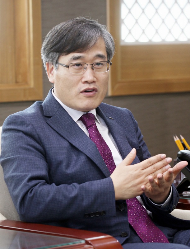 2019년 5월 초 갑자기 퇴진한 김진용 전 인천경제자유구역청장