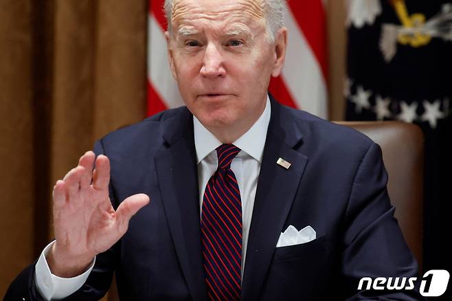 조 바이든 미국 대통령이 20일(현지시간) 백악관에서 회의를 하고 있다. © 로이터=뉴스1