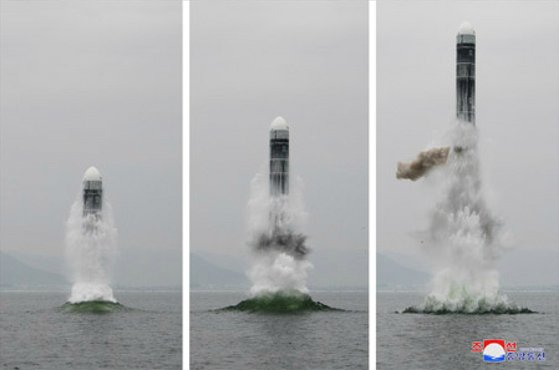 북한이 지난 2019년 10월 2일 발사한 신형 잠수함발사탄도미사일(SLBM) '북극성-3형'. 연합뉴스